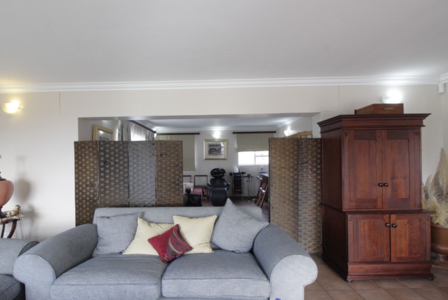 3 Bedroom Property for Sale in Wavecrest Eastern Cape